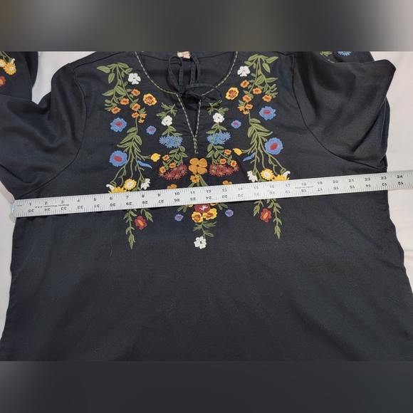 REBA Women'sSizeXL 3/4 Split V-neck Floral Embroidered Peasant Tunic - Picture 9 of 12